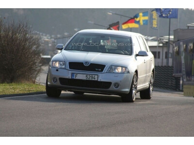 „Škoda Superb Combi“: kur sedanas, ten ir universalas