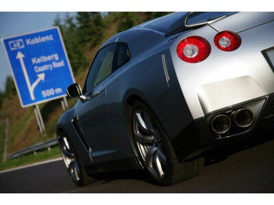 Hennessey Nissan GT-R iki 100 per 2.8s! VIDEO.