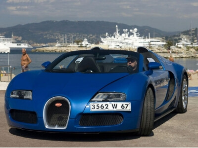 Bugatti Veyron Grand Sport - greičiausias kabrioletas pasaulyje 