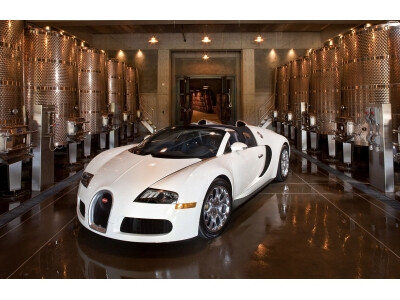 Bugatti Veyron Grand Sport. Specialiai tiems, kurie nori daugiau