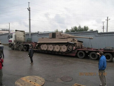 Rankomis surinkta Tiger VI tanko kopija