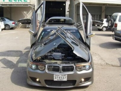 "Išsilankstantis" BMW