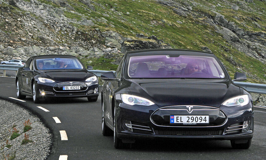 „Tesla“ populiarumas: kodėl šie automobiliai traukia žmones