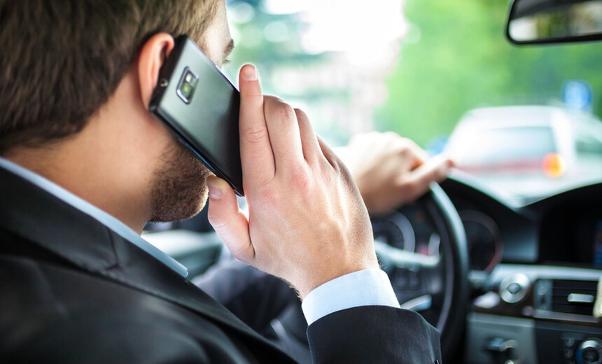 Telefono prie vairo žala – reklamose 