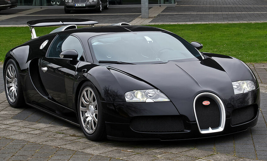 „Bugatti Veyron“ detalės ir remontas kainuoja juokingai daug - palyginkite su kasdieniu automobiliu