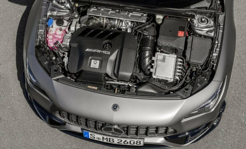 „Mercedes-AMG“ sukūrė galingiausią 4 cilindrų variklį pasaulyje – siekia net 421 AG