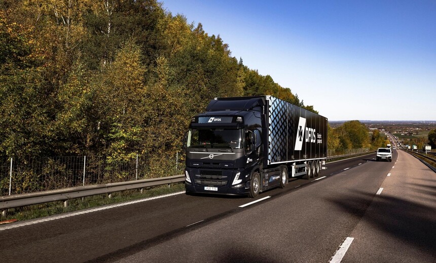  „Volvo“ pristato 20 elektrinių sunkvežimių DFDS kompanijai Geteborge