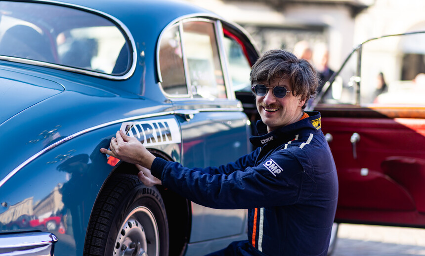 Karolis Raišys su „Jaguar MKII“ grįžta į legendinį ralį: startuos su 208 numeriu