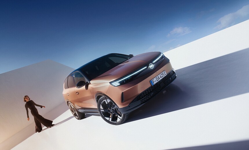 „Opel“ pristato stulbinantį naujos kartos „Grandland“ visureigį