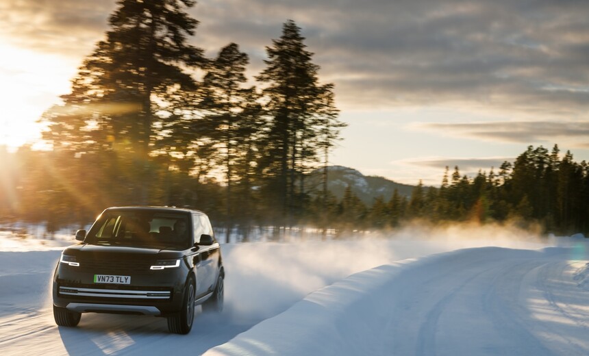 Elektrinio „Range Rover“ bandymai: nuo –40 °C laipsnių poliariniame rate iki +50 °C laipsnių dykumose