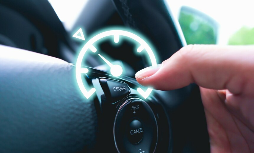 Naujų automobilių technologijos: kada galima pailsėti nuo vairavimo?