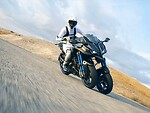 „Yamaha“ pristatė pirmąjį pasaulyje pasvyrantį motociklą su dviem priekiniais ratais foto 3