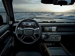 Frankfurto automobilių parodoje pirmą kartą parodytas naujos kartos „Land Rover Defender“: pati tvirčiausią koncerno istorijoje važiuoklė - net tris kartus atsparesnė sukimui nei tradicinė rėminė foto 2