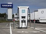 „Volvo“ sunkvežimių centre Kaune oficialiai atidaryta 360 kW įkrovimo stotelė foto 2