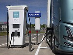 „Volvo“ sunkvežimių centre Kaune oficialiai atidaryta 360 kW įkrovimo stotelė foto 7