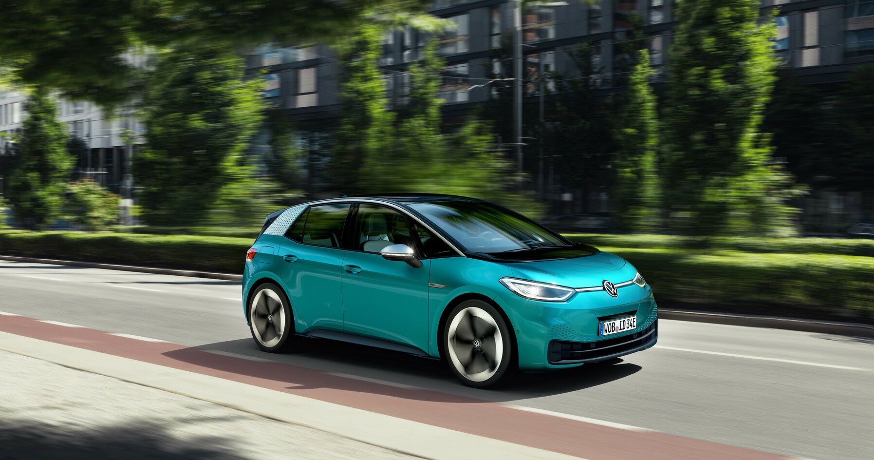 „Volkswagen“ pardavė 100000-ajį „e-Golf“ - kodėl greitai šio elektromobilio bus atsisakyta? foto 1