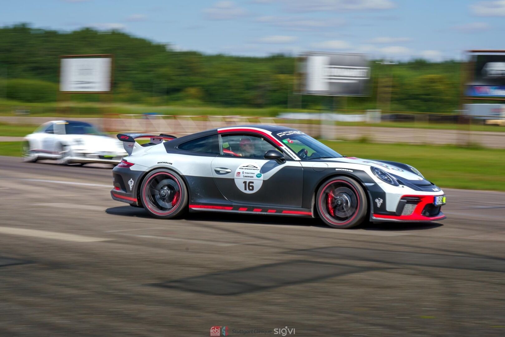 Sportinių automobilių entuziastų šventė: įsitikino, kad neužtenka turėti galingiausią automobilį foto 3