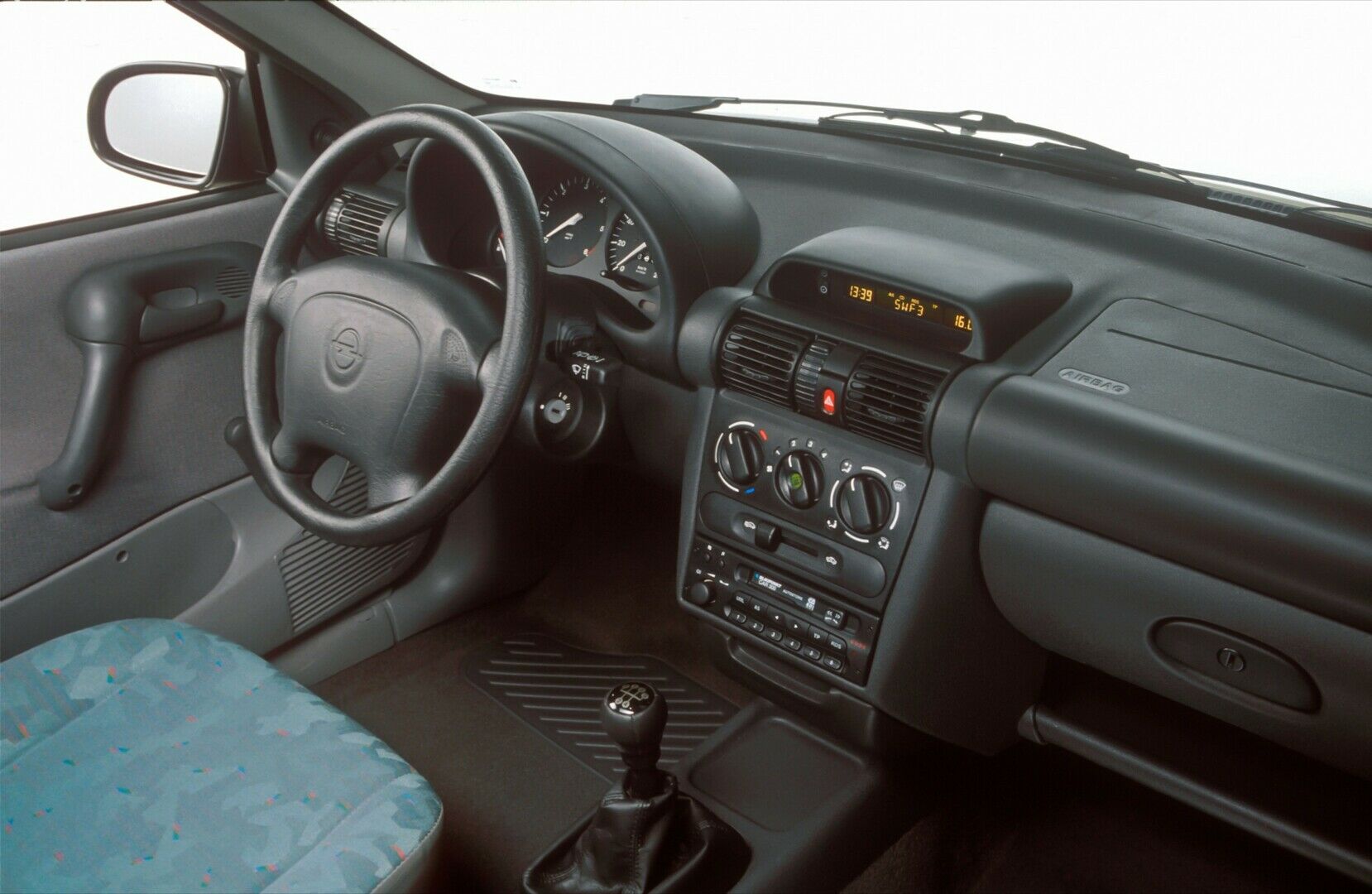 Naujų automobilių kontrolės sistemos: geriau fiziniai mygtukai ar lietimui jautrus ekranas? foto 2