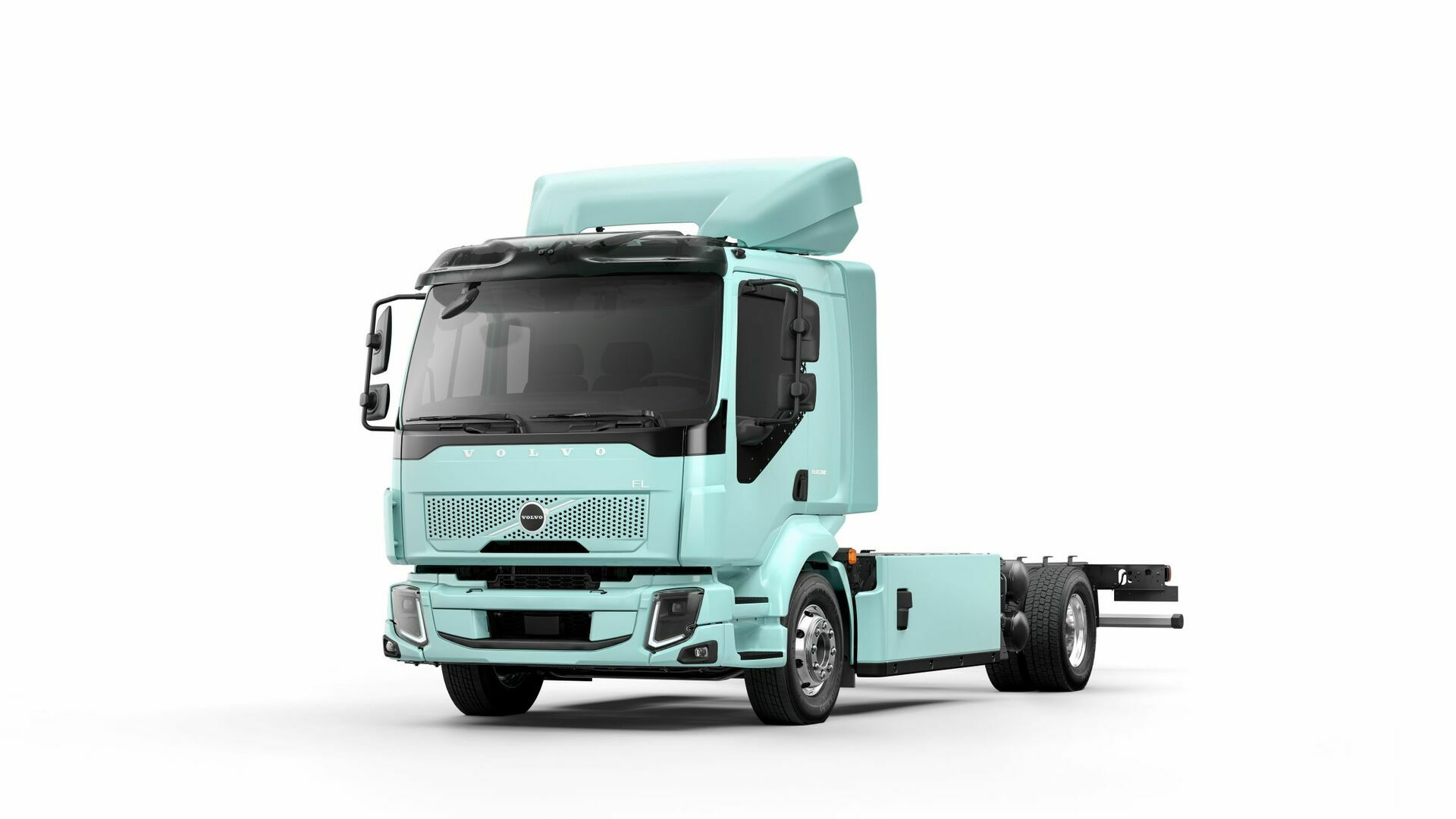 „Volvo“ pristatė atnaujintus elektrinius sunkvežimius miestų darbams foto 2