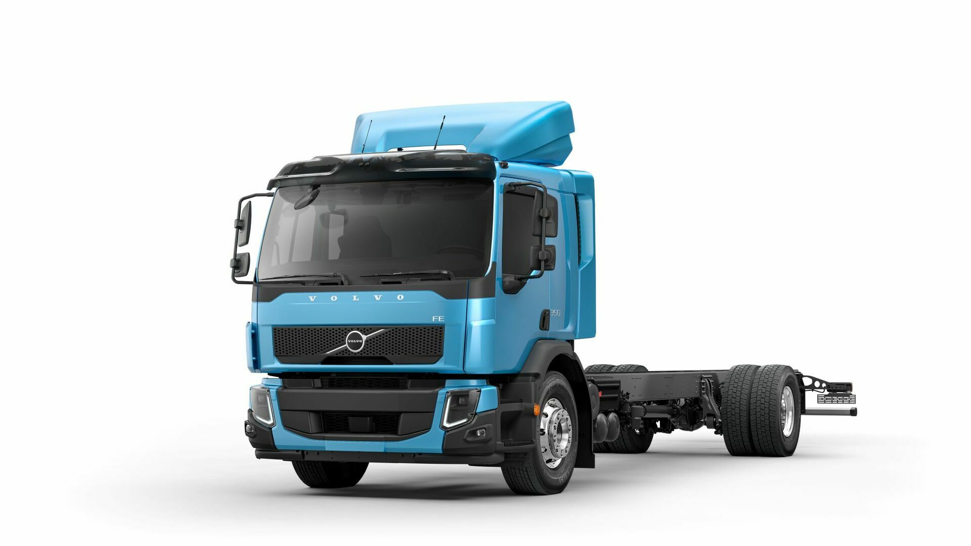 „Volvo“ pristatė atnaujintus elektrinius sunkvežimius miestų darbams foto 4