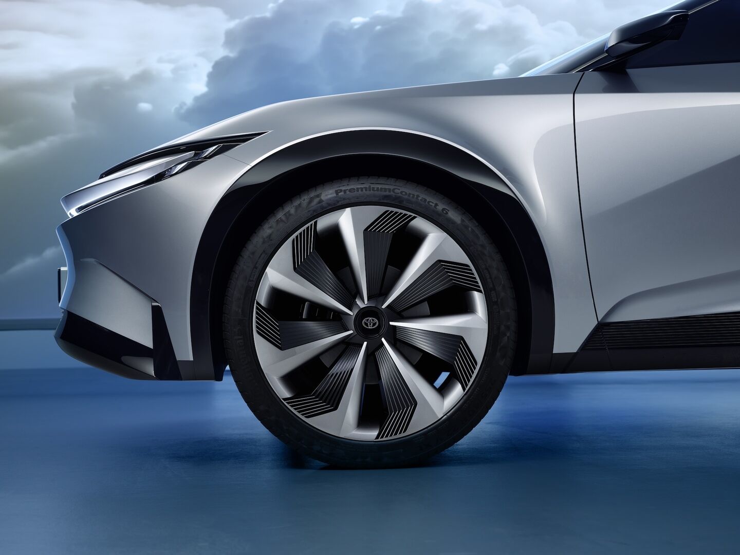„Toyota“ parodė, kaip atrodys naujasis Europai skirtas elektromobilis foto 6
