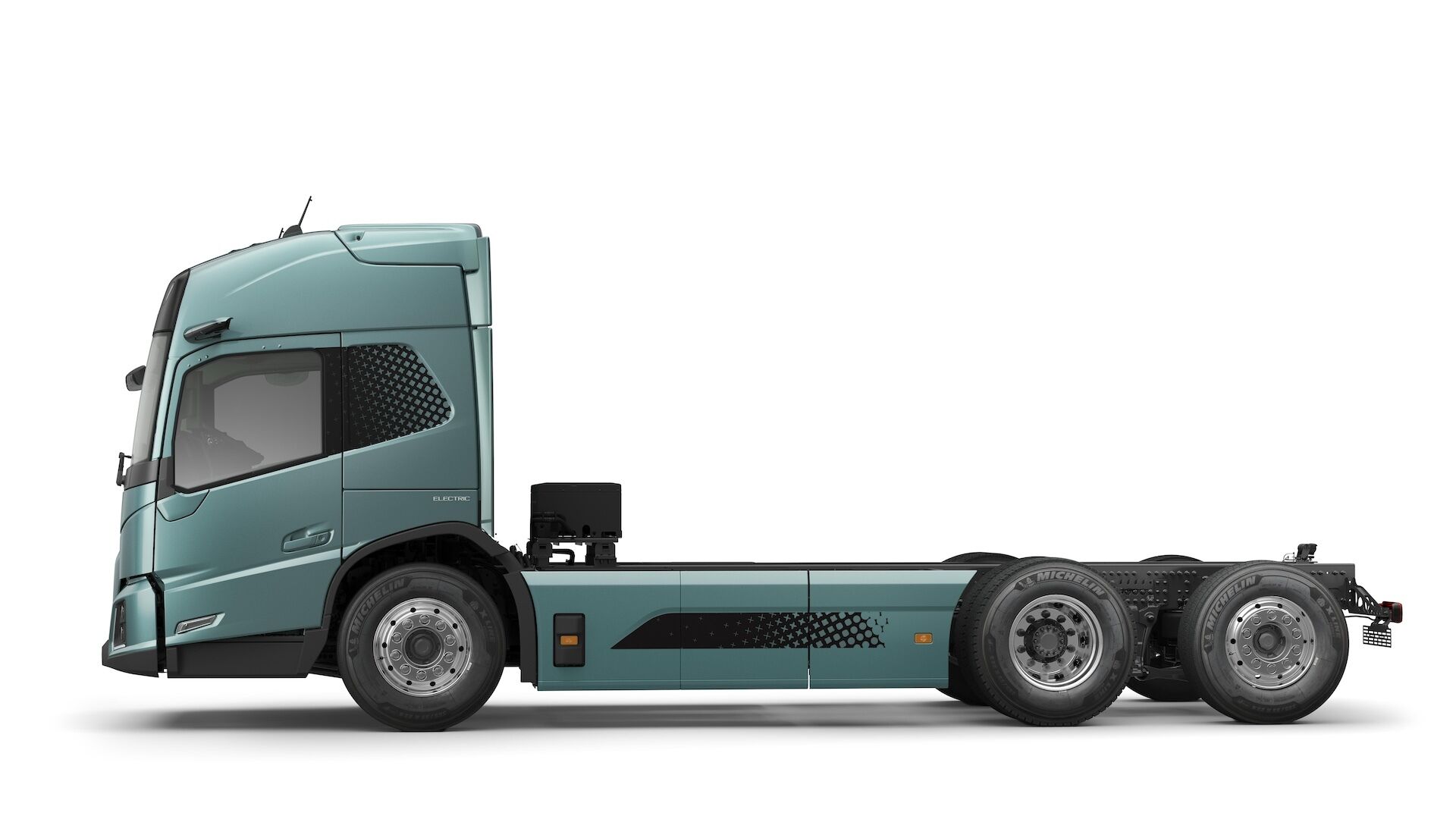 „Volvo“ pristato pirmąjį tik elektra varomą sunkvežimio modelį švariam ir saugiam miesto transportui foto 3
