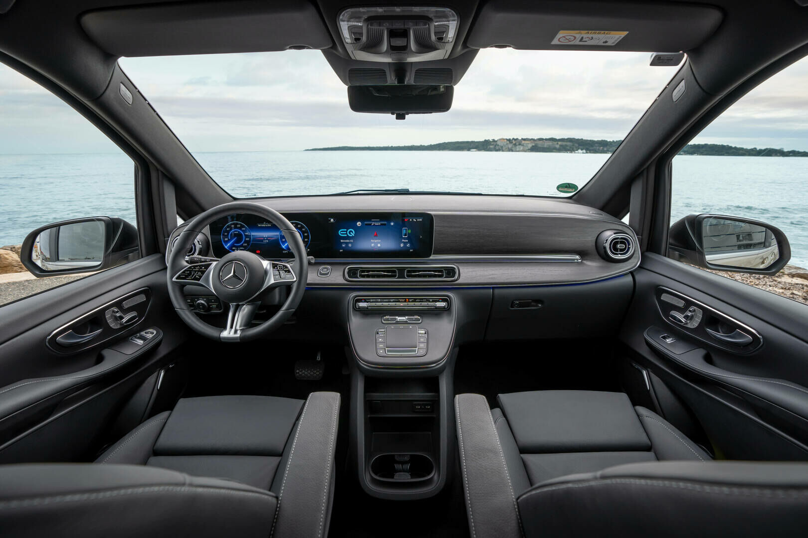 Naujieji „Mercedes-Benz“ EQV ir V klasės automobiliai – „Premium“ komfortas keliaujantiems  foto 2