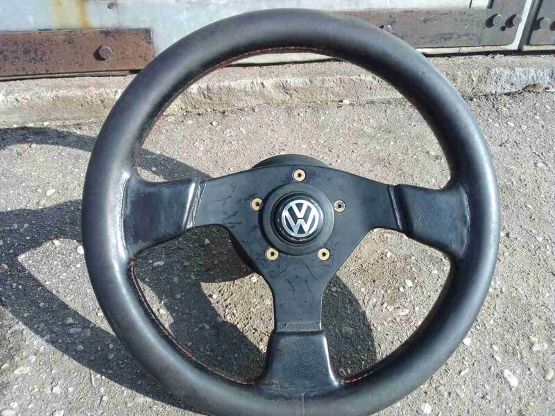 Volkswagen Golf 1985 y steering wheels
