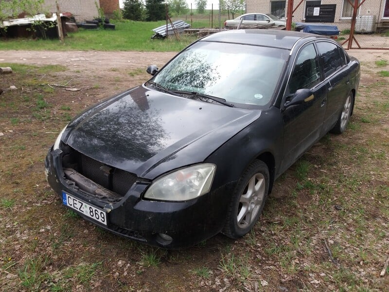 Nissan Altima 2004 m dalys