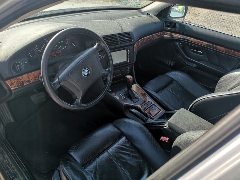 BMW 528 1997 y parts