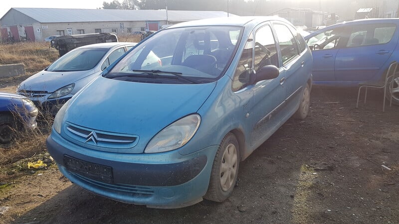 Citroen Xsara Picasso 2000 y parts