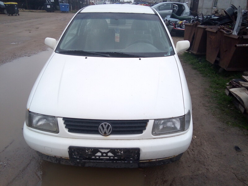 Volkswagen Polo 1998 m dalys