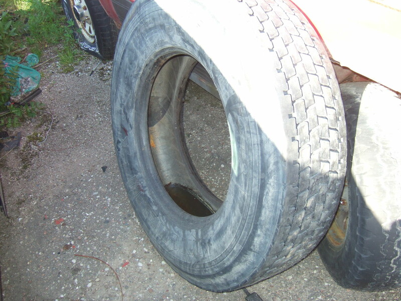 Michelin pilot R22.5 universal  tyres trucks and buses