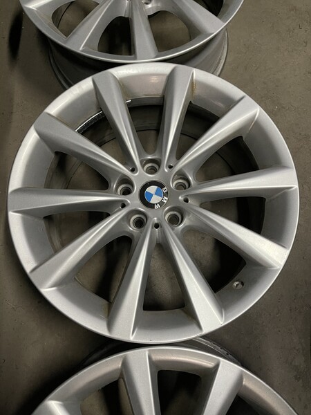 BMW R18 lengvojo lydinio  ratlankiai