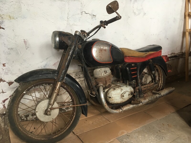 Čioperis / Cruiser / Custom  Panonia T1 1964 m motociklas