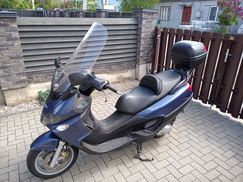 Scooter / moped  Piaggio X9 2002 y