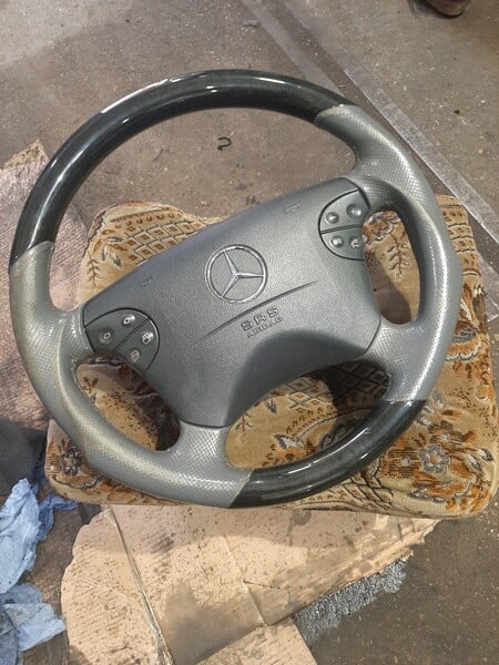 Mercedes-Benz E 55 AMG 2001 y parts