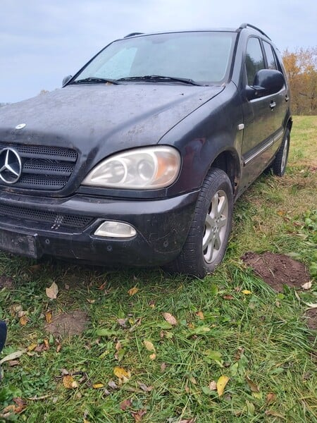 Mercedes-Benz ML 430 2001 m dalys