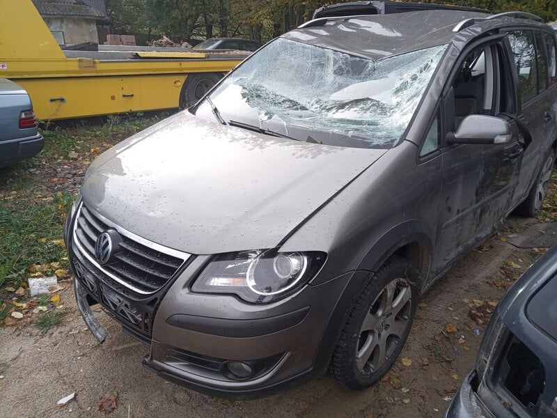 Volkswagen Cross Touran 2008 m dalys