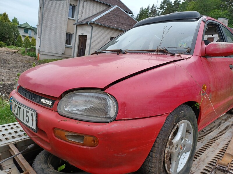 Mazda 121 1996 m dalys