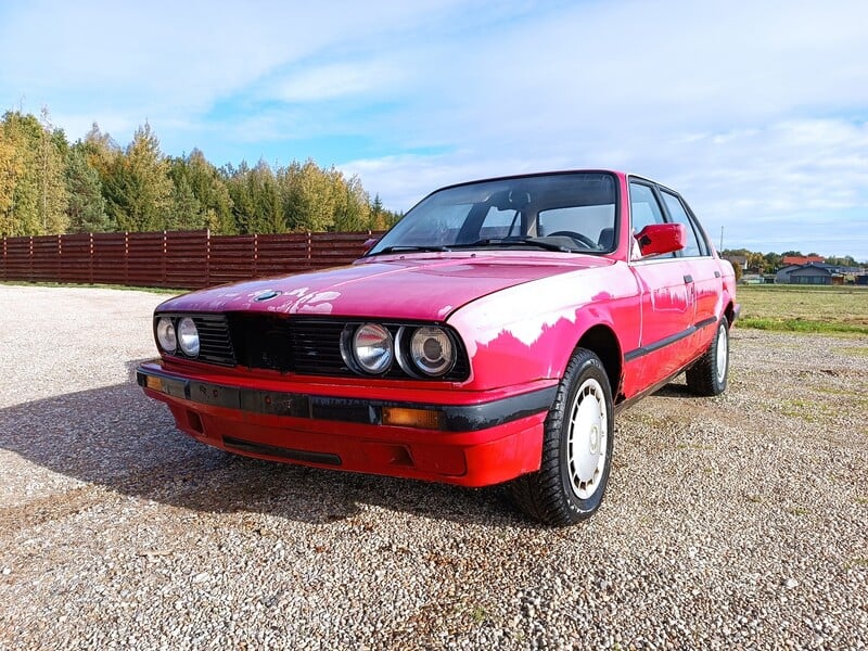 BMW 318 E30 1988 m dalys