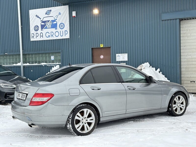 Mercedes-Benz C 320 2009 y parts