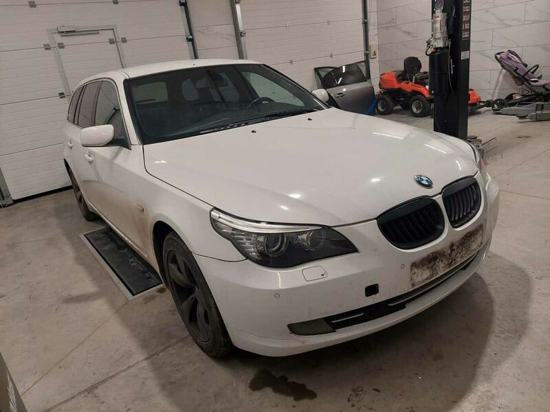 BMW 525 E60 2009 г запчясти