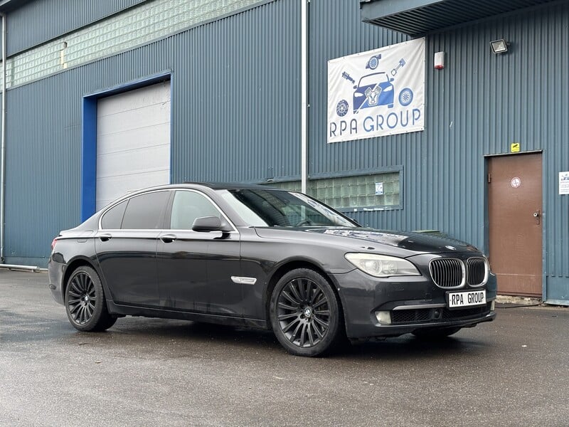 BMW 740 2010 m dalys