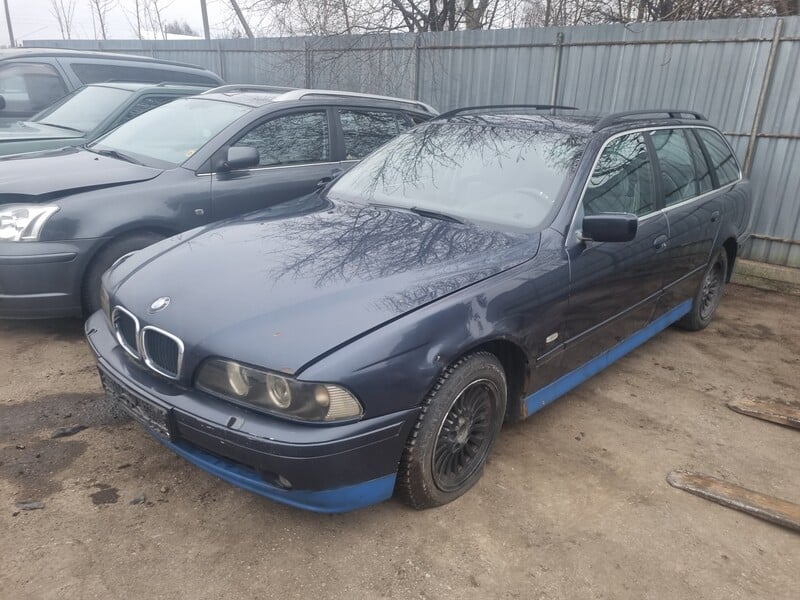 BMW 523 2003 y parts