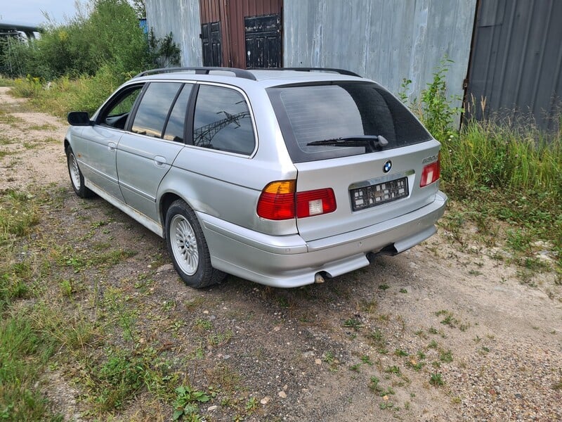 BMW 530 2003 y parts