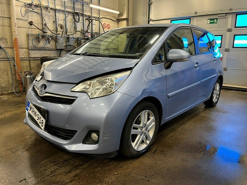 Toyota Verso-S 2012 г запчясти