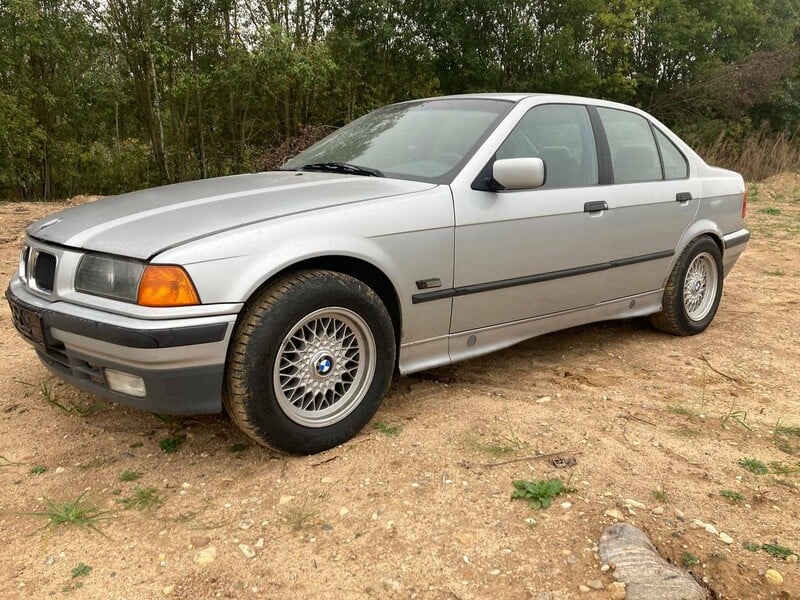 BMW 318 1992 m dalys