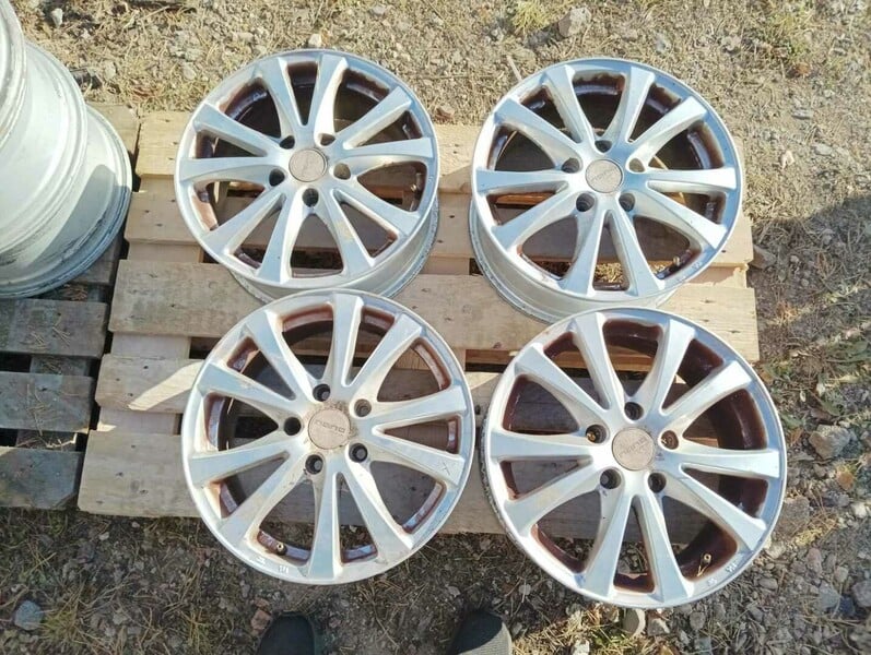 MOMO Light alloy R16 rims