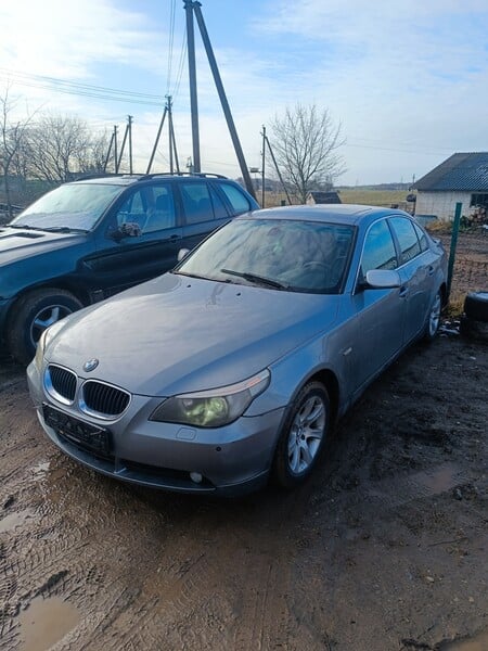 BMW 520 E60 2004 y parts